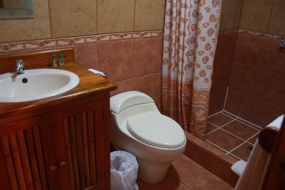 The Wooden House Hotel Пуэрто-Вильямиль Экстерьер фото
