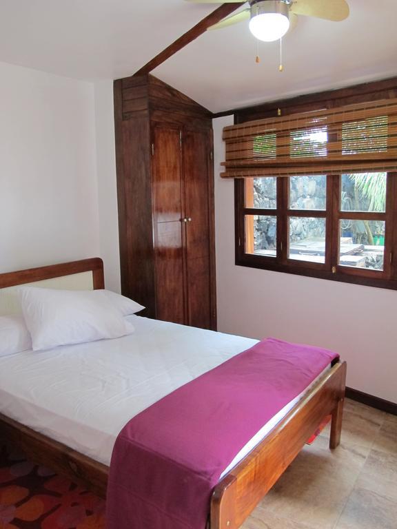 The Wooden House Hotel Пуэрто-Вильямиль Экстерьер фото