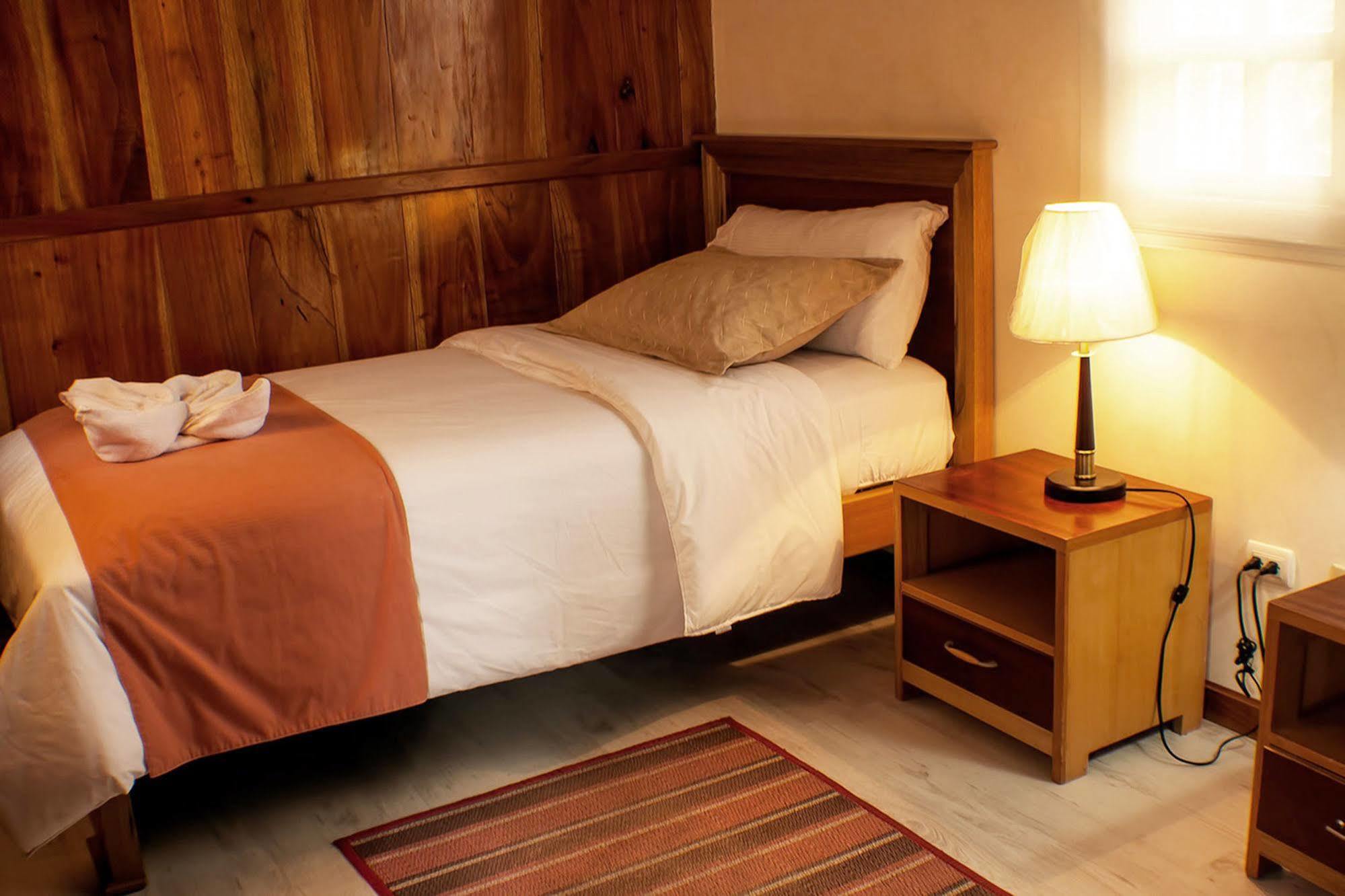 The Wooden House Hotel Пуэрто-Вильямиль Экстерьер фото