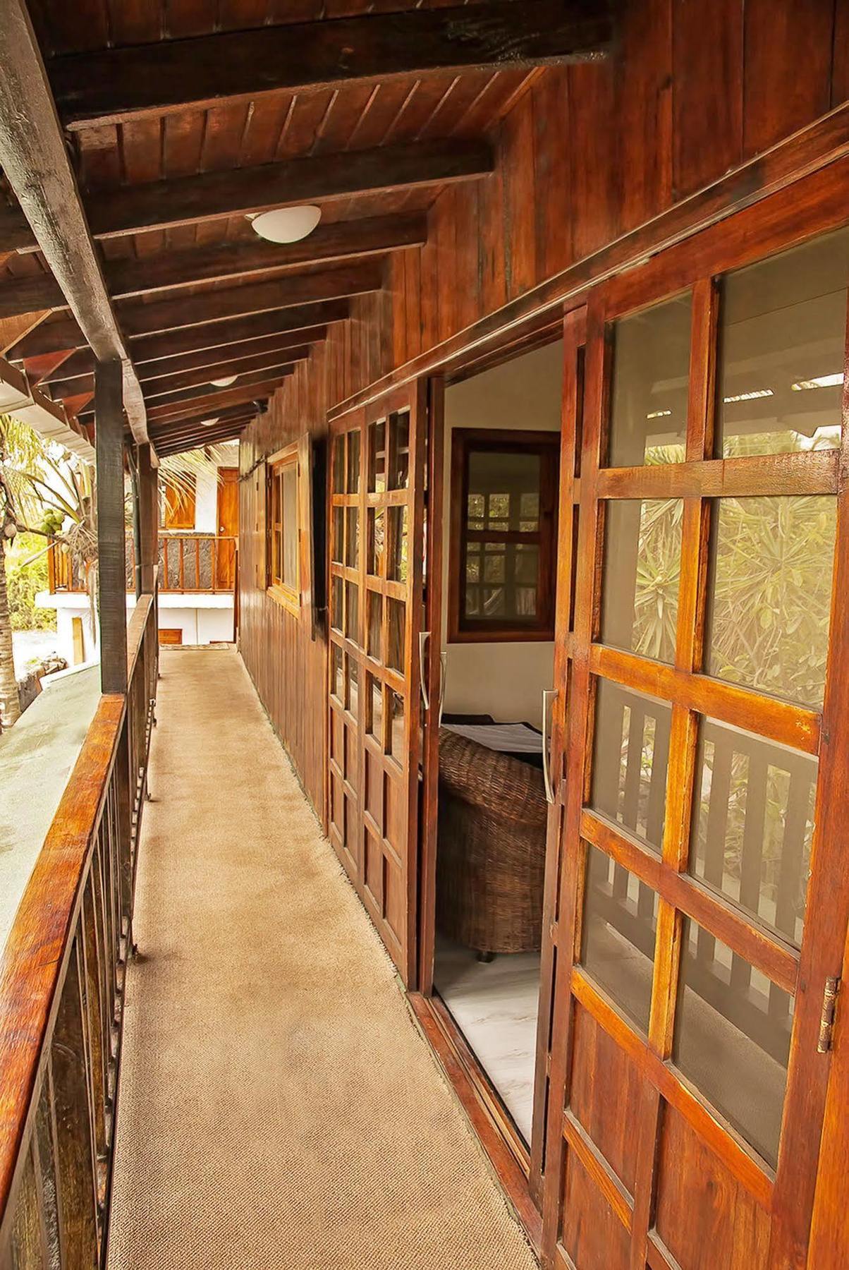The Wooden House Hotel Пуэрто-Вильямиль Экстерьер фото